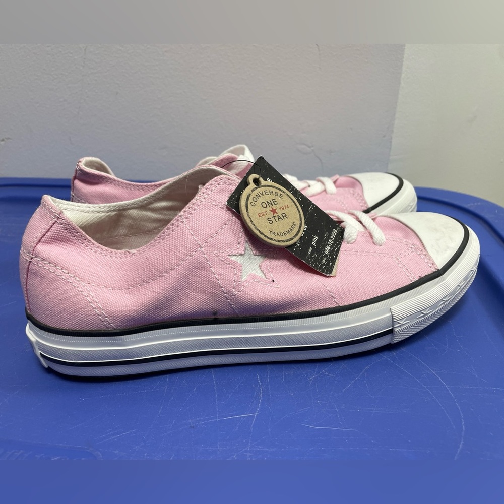 NWT Pink Oxford Converse One Star size 8